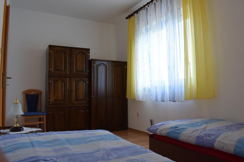 Apartments Green Oasis Malinska Exterior photo